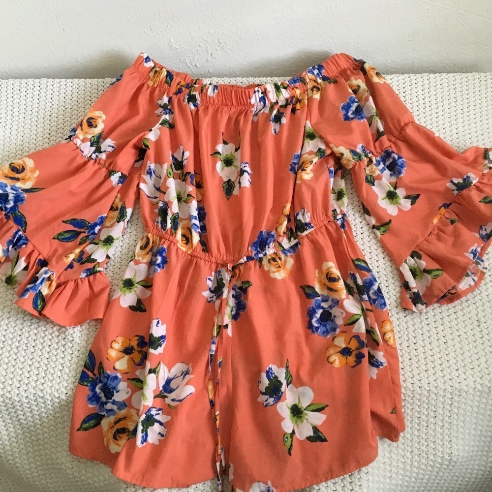 BLUSH OFF THE SHOULDER ROMPER WITH FLARED ARMS SIZE XL PEACH AND BLUE (15)